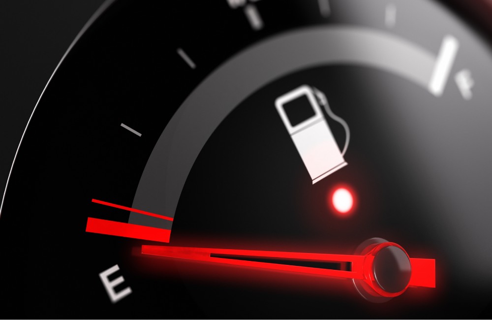 What are the symptoms of a faulty fuel management system?